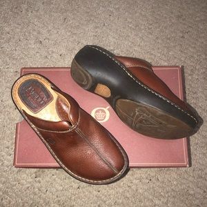 VINTAGE Born Clogs